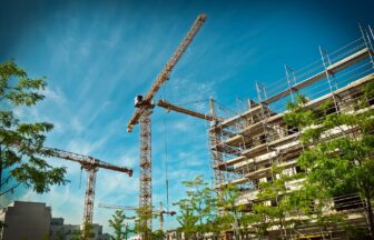 個人事業主で建設業許可を取得する8つのデメリット【年収アップのコツ】